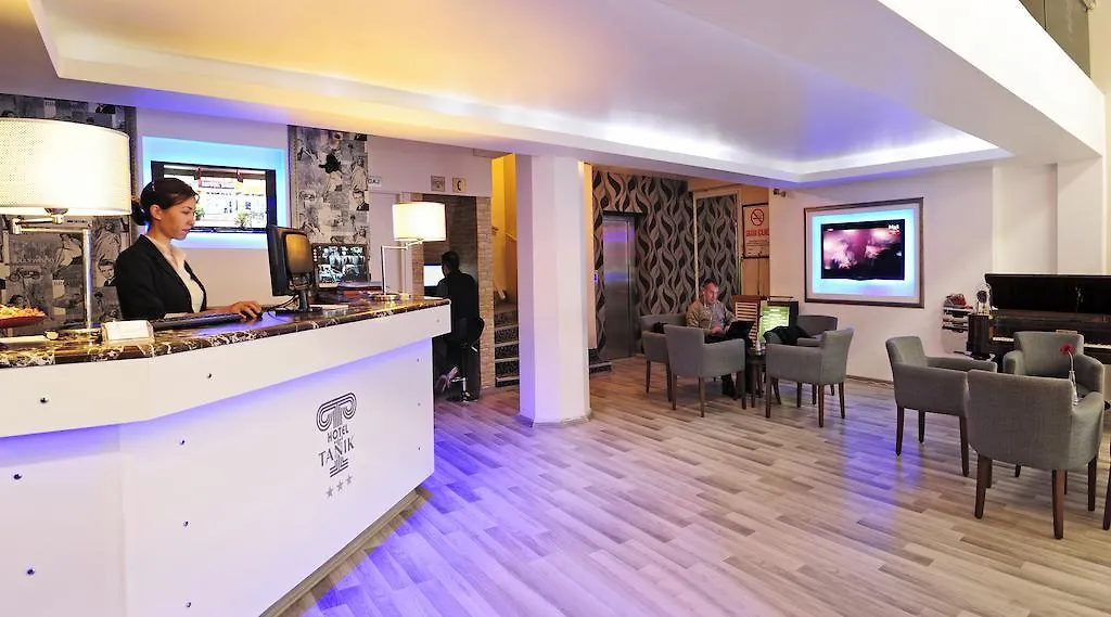 Tanik Hotel Σμύρνη 3*,