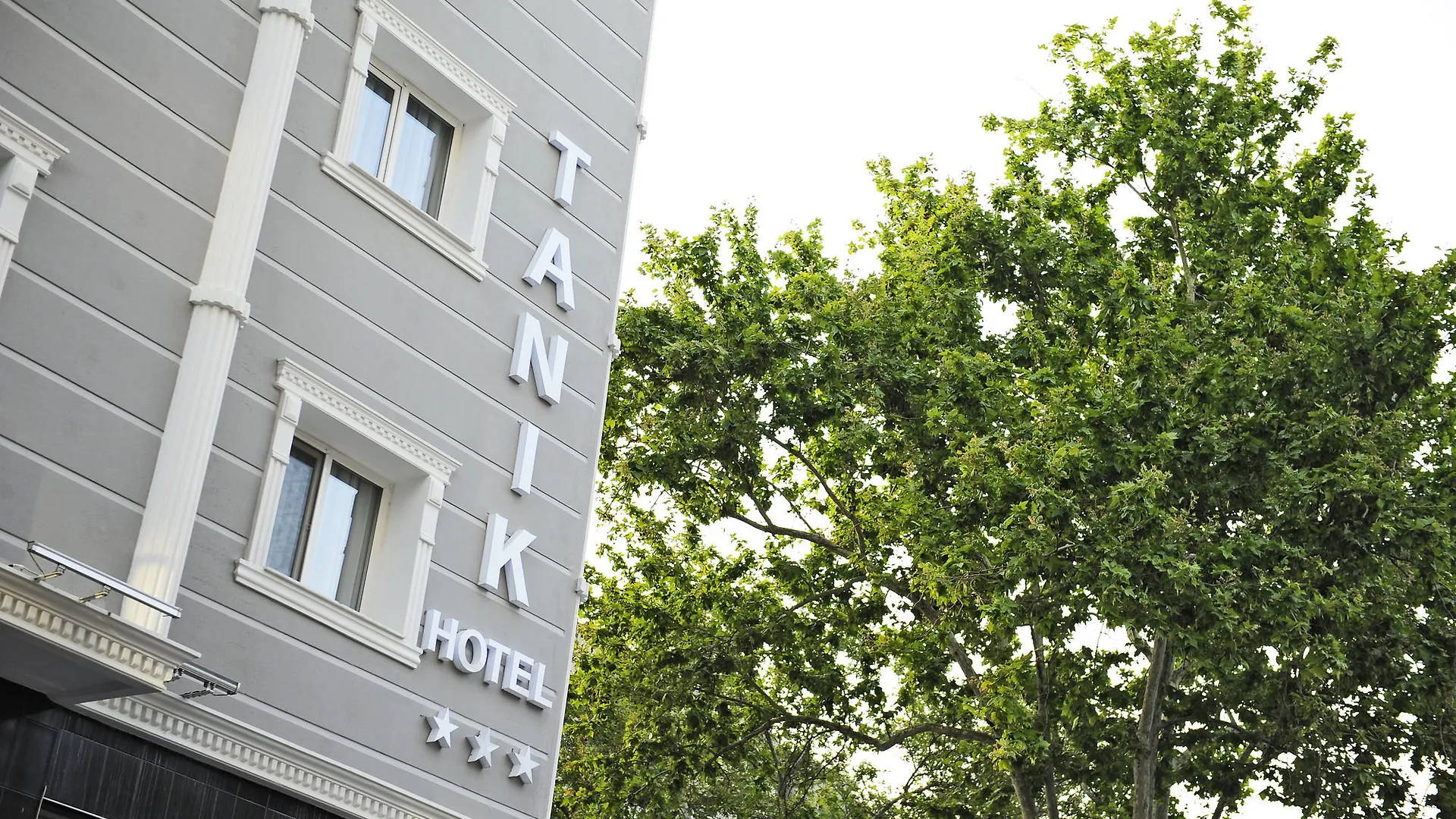 Tanik Hotel Σμύρνη